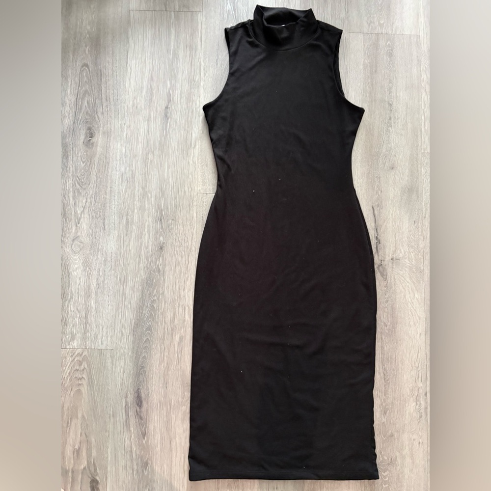 Chic Black Sleeveless Midi Dress